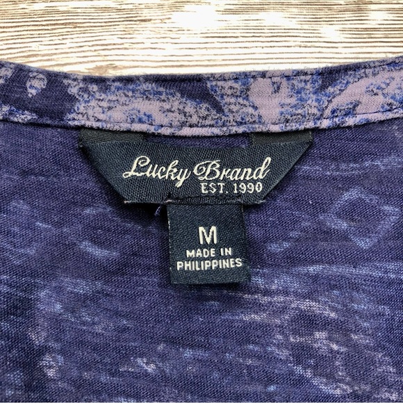“Lucky Brand” notch collar, 3/4 sleeve navy & lt. blue print top - size M - Picture 4 of 12